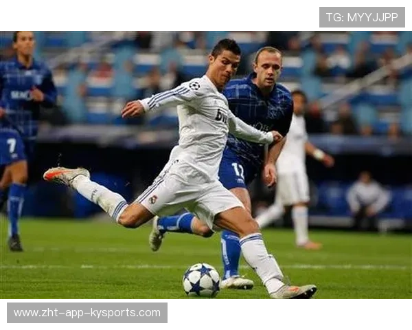 C罗连续射门三连发,胜利围攻不断,c罗只会射门