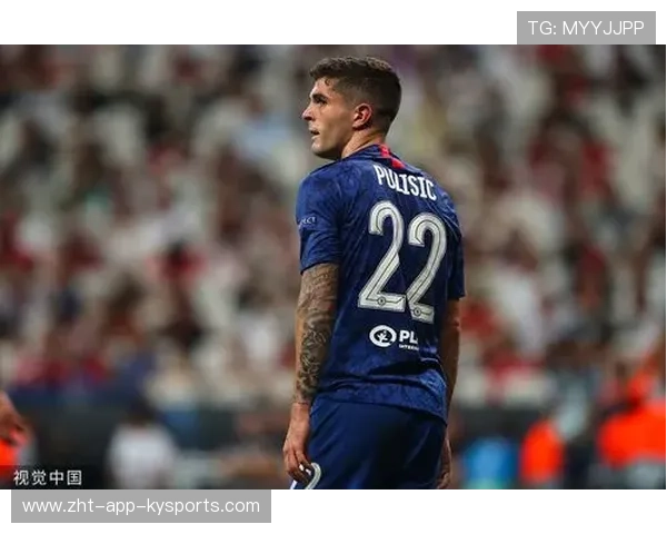 普利希奇内切后左脚抽射,皮球擦着立柱内侧反弹入网